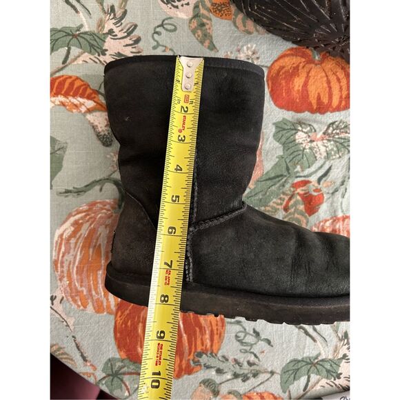 UGG Australia Classic Short Boots in Black, Winter Shearling, Size 8 - Picture 4 of 9